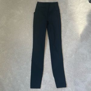 Black Lululemon Leggings With Mesh On The Side